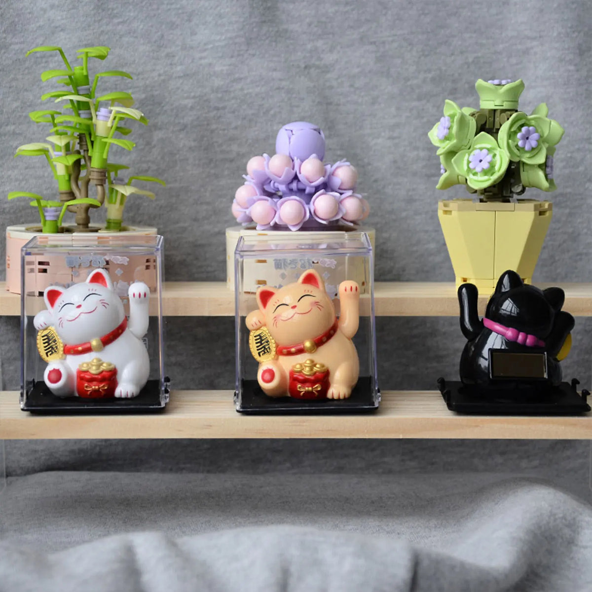 Mini Wealth Waving Hand Cat Chinese Lucky Cat Cartoon Ornament Cute Waving Arm Beckoning Fortune Cat for Car Home Office Decor