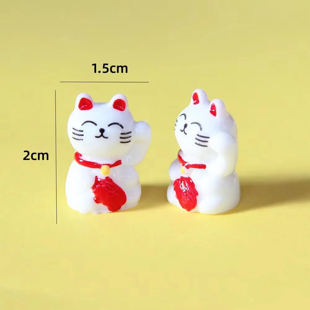 Mini Golden Maneki Neko Lucky Cat Figurines Resin Wealth Cat Statue Micro Landscape Ornament Home Desk Decor Gift
