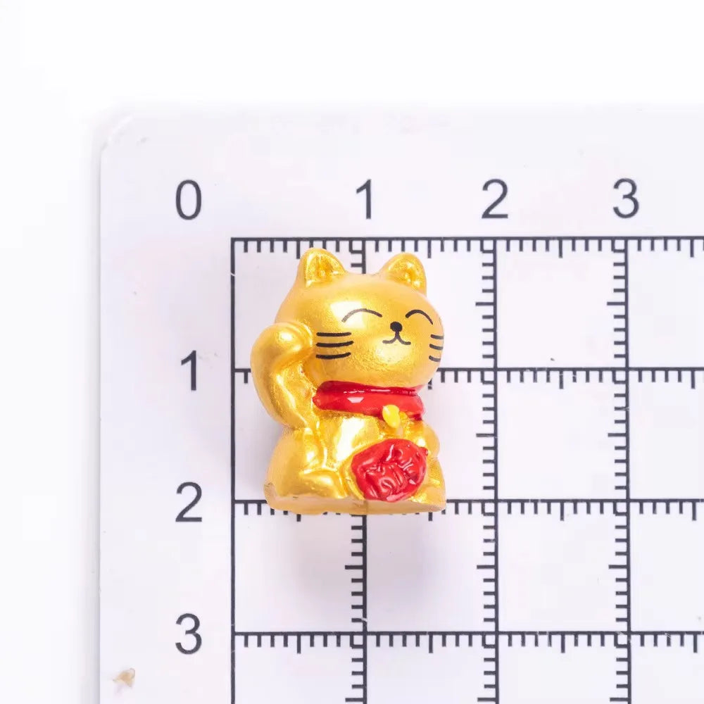 Mini Golden Maneki Neko Lucky Cat Figurines Resin Wealth Cat Statue Micro Landscape Ornament Home Desk Decor Gift
