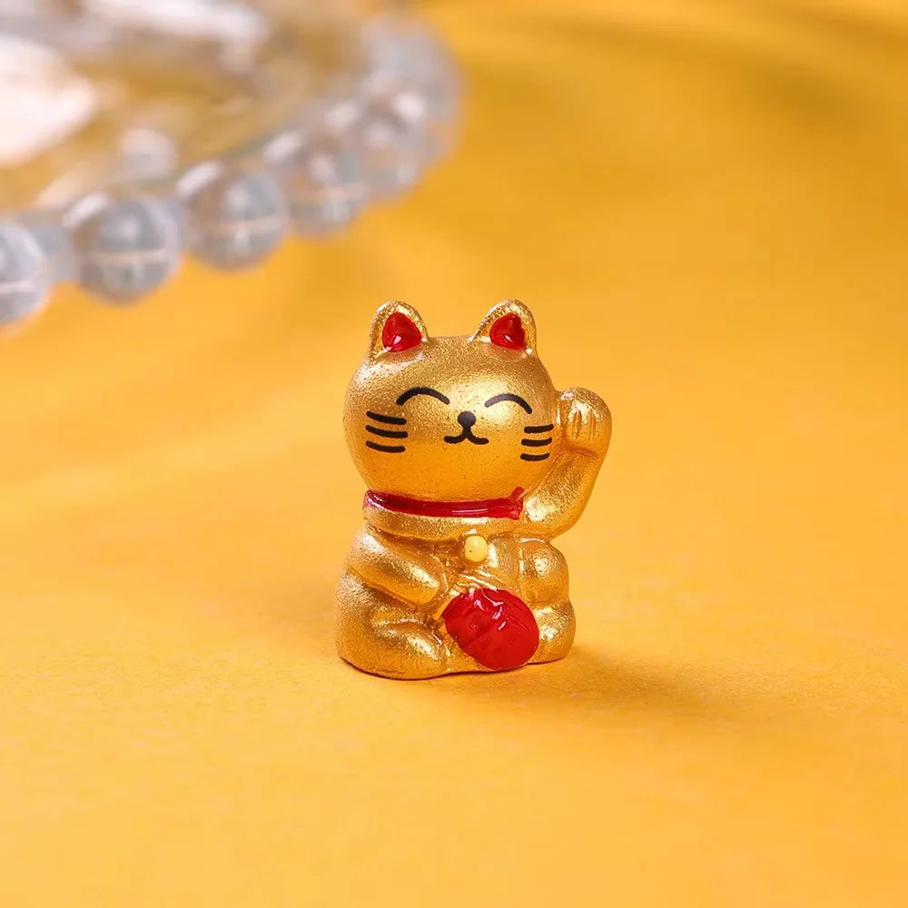 Mini Golden Maneki Neko Lucky Cat Figurines Resin Wealth Cat Statue Micro Landscape Ornament Home Desk Decor Gift