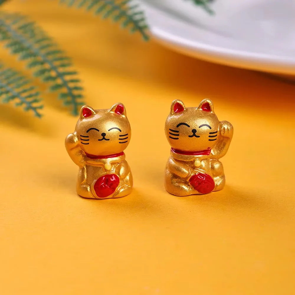 Mini Golden Maneki Neko Lucky Cat Figurines Resin Wealth Cat Statue Micro Landscape Ornament Home Desk Decor Gift