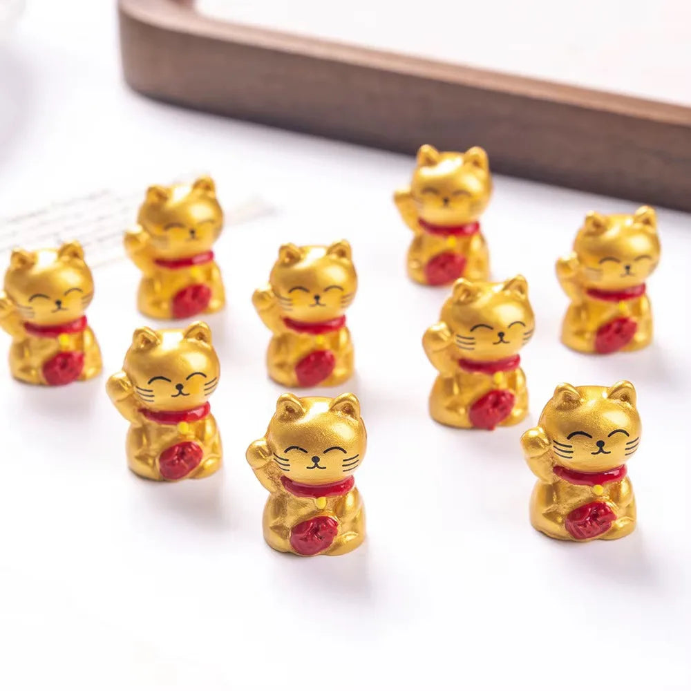Mini Golden Maneki Neko Lucky Cat Figurines Resin Wealth Cat Statue Micro Landscape Ornament Home Desk Decor Gift